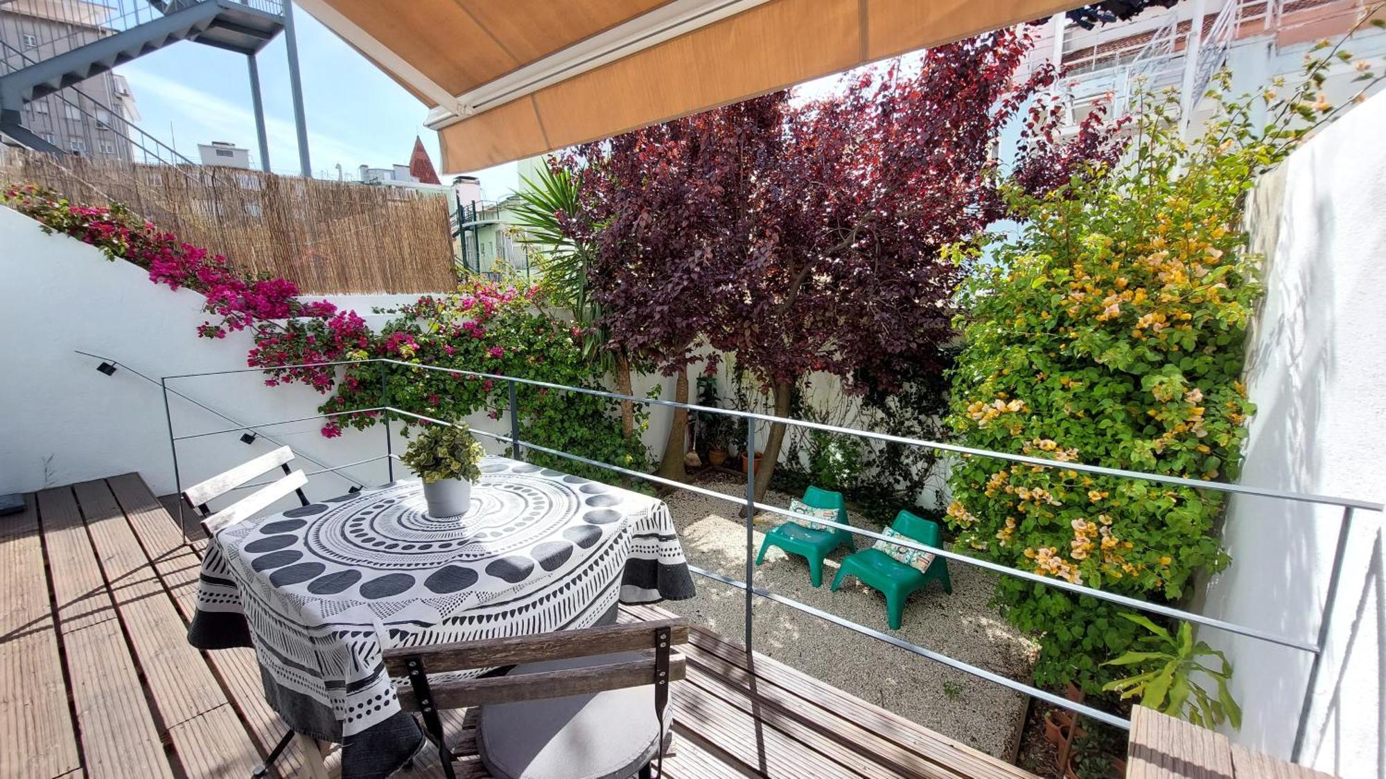 Apartment With Private Garden - Central Location Лиссабон Экстерьер фото